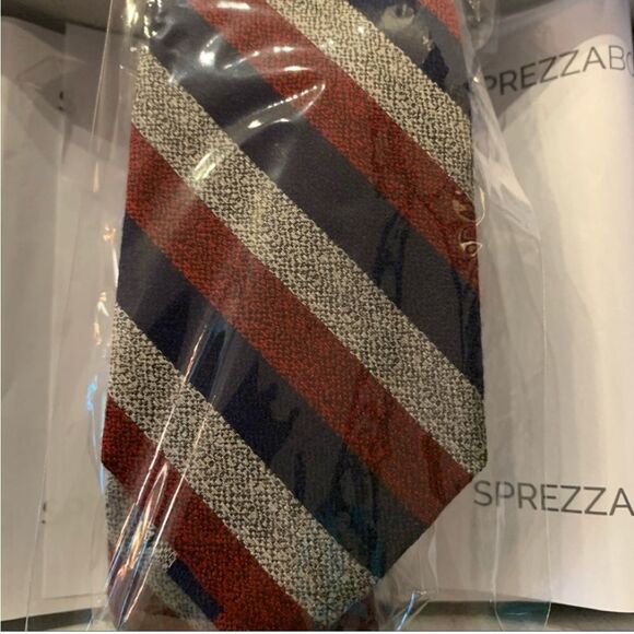 Knottery New York Diagonal Triple Stripe Tie - Picture 3 of 9
